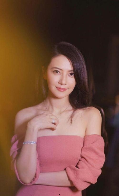 袁立阿姨爆料视频大全集,揭秘娱乐圈幕后真相  第1张